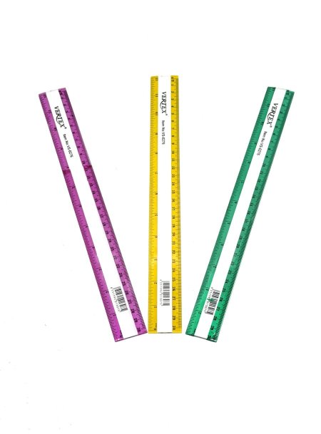 مسطرة بلاستيك