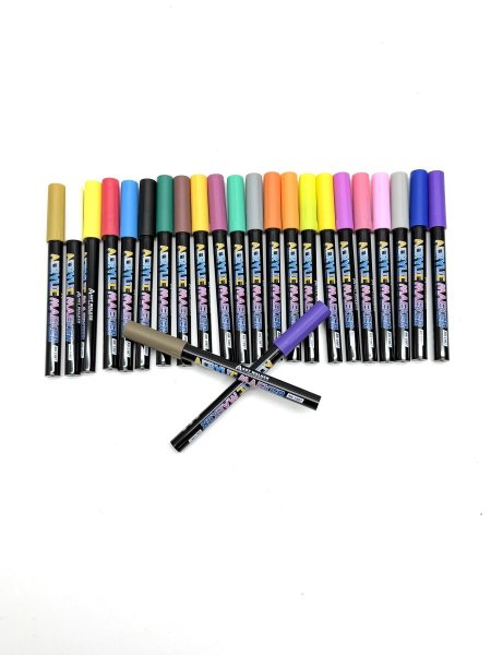 قلم اكريليك صغير